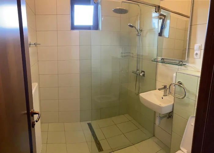 Mezovegi Vendeghaz Kisar