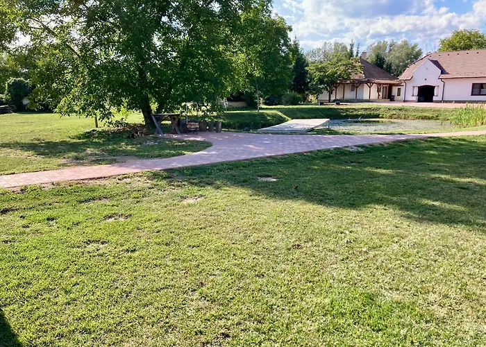 Mezovegi Vendeghaz * Kisar